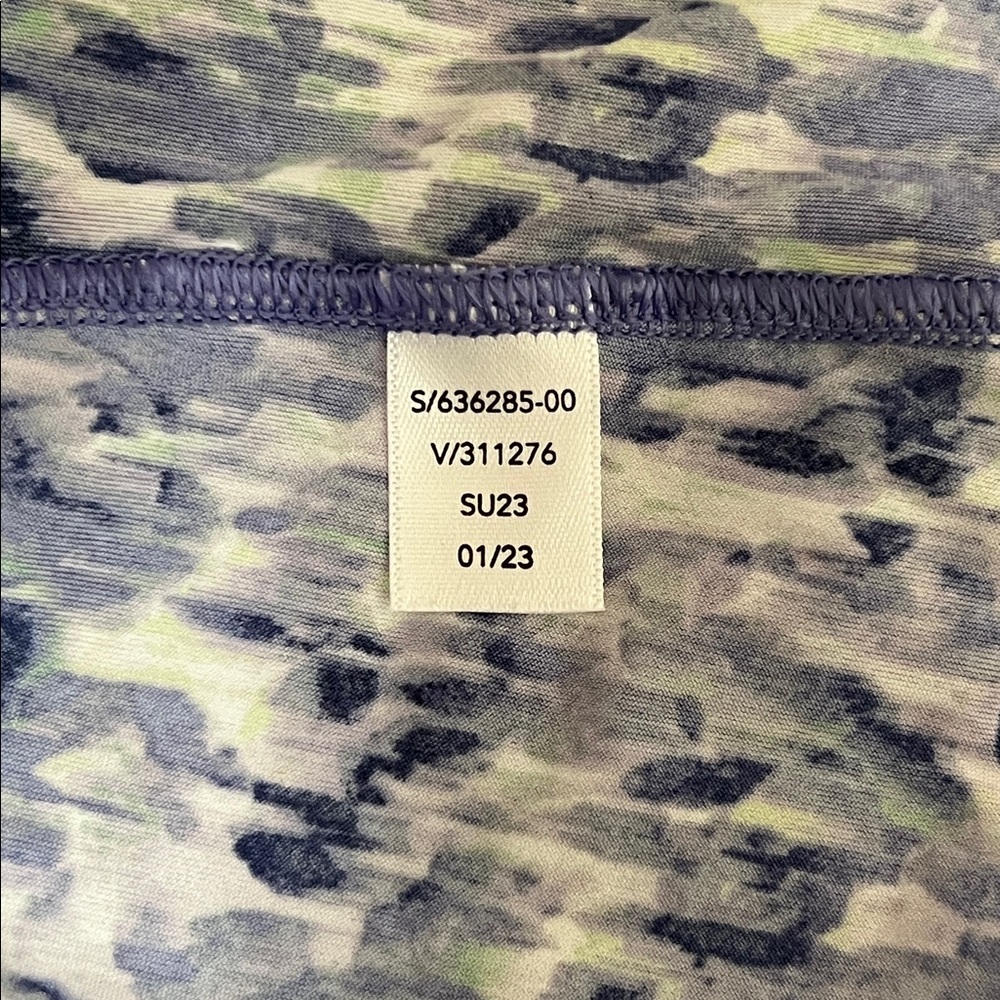 Athleta Colorful Abstract Watercolor Athletic Top - Picture 6 of 6